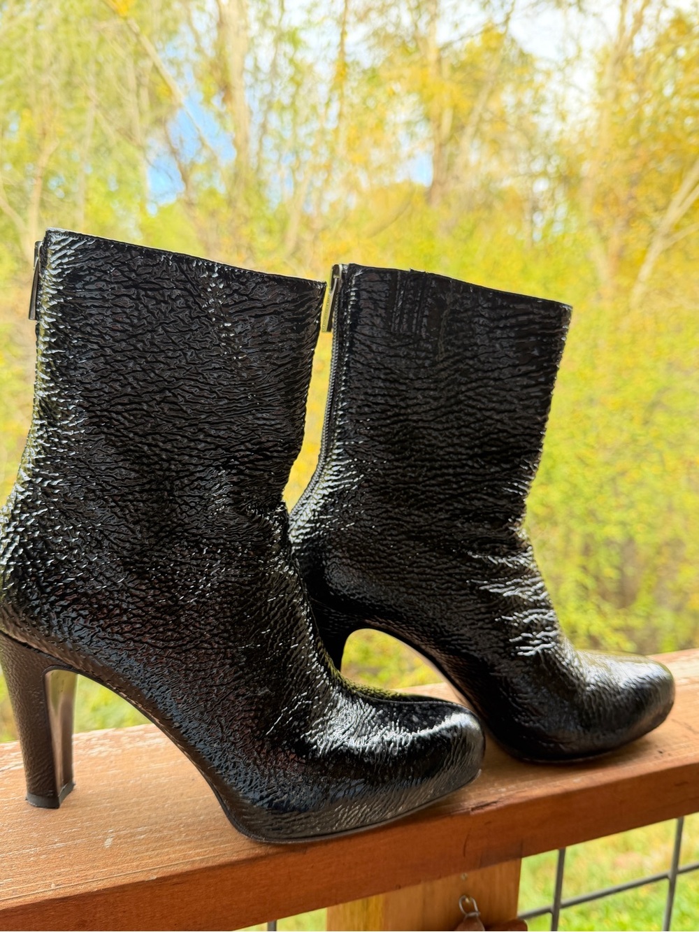 Jennifer Tattanelli textured leather ankle boots, 37.5